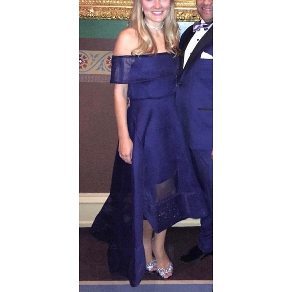 Bronx and Banco high low gown 🦋 - Picture 4 of 6